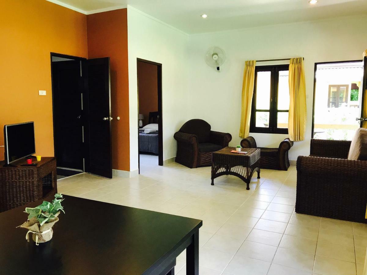 Marilyns Residential Resort Maret Ngoại thất bức ảnh