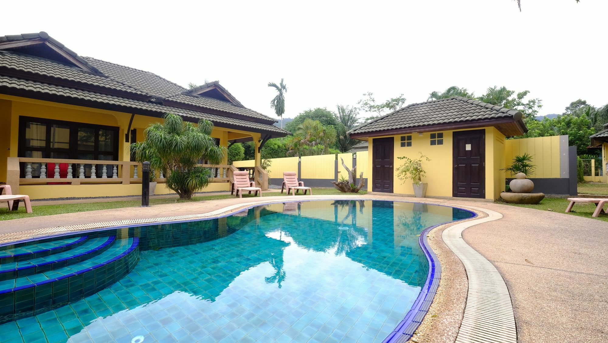 Marilyns Residential Resort Maret Ngoại thất bức ảnh